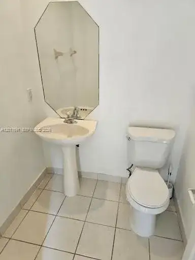 2160 NE 37th Rd, Homestead FL 33033 photo 4