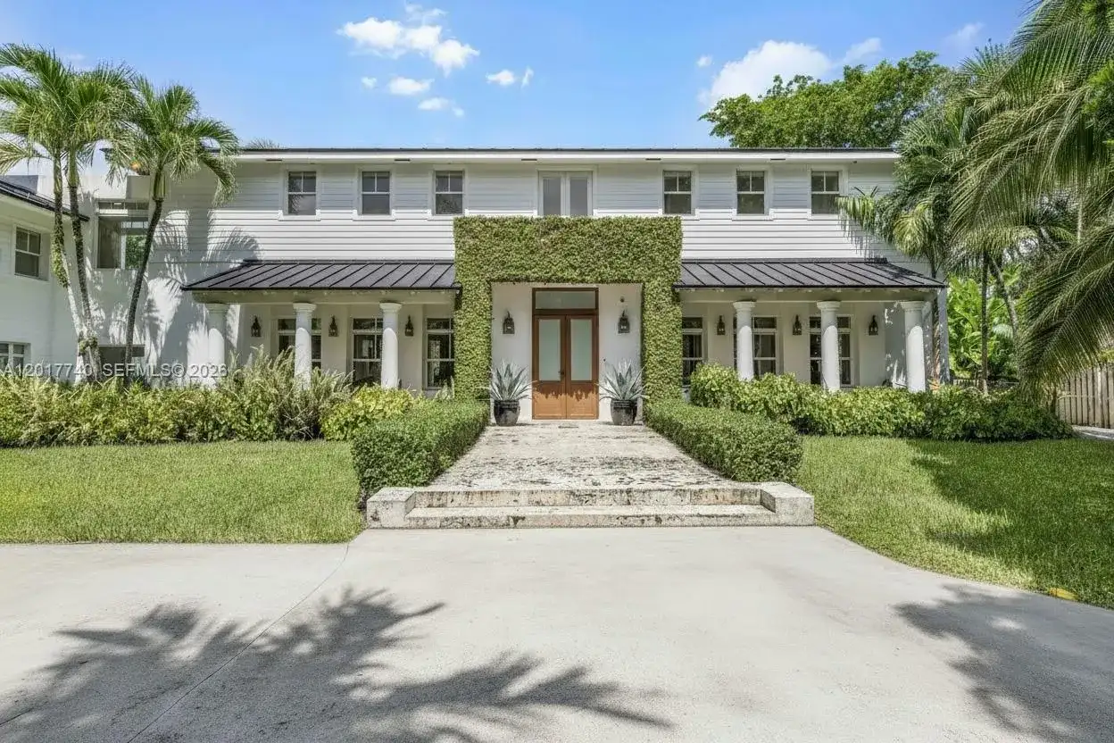 6845 SW 98th St, Pinecrest FL 33156 photo 2