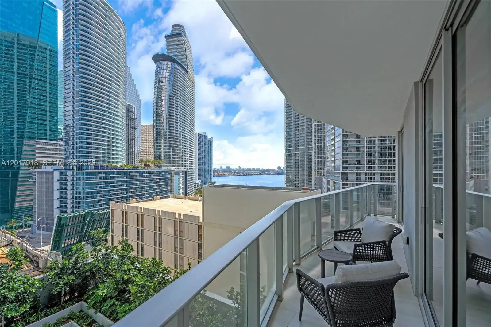 77 SE 5 # 1601, Miami FL 33131 photo 3