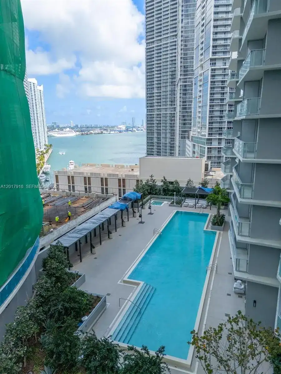 77 SE 5 # 1601, Miami FL 33131 photo 4