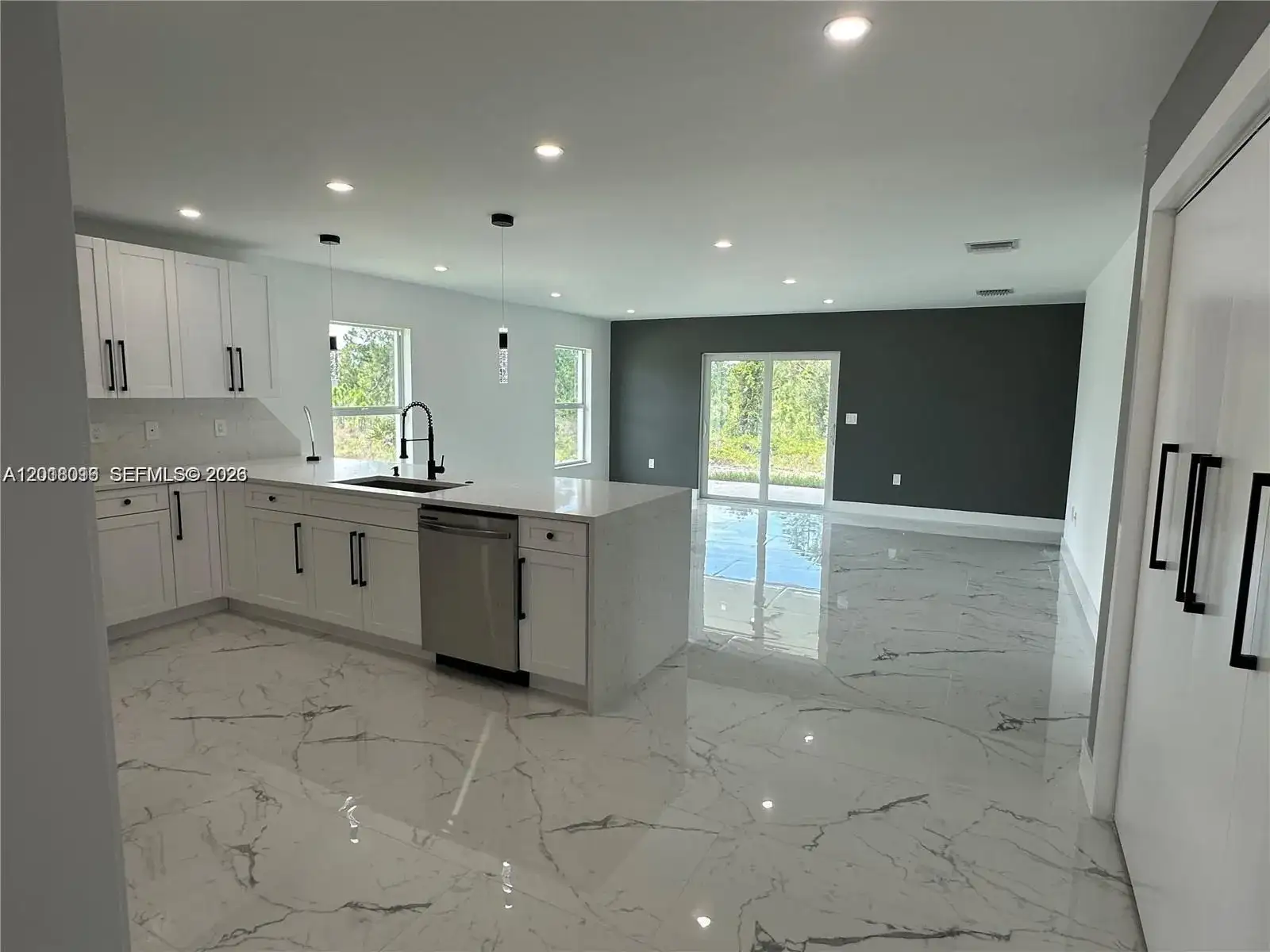 1125 Milwaukee Blvd, Lehigh Acres FL 33974 photo 2