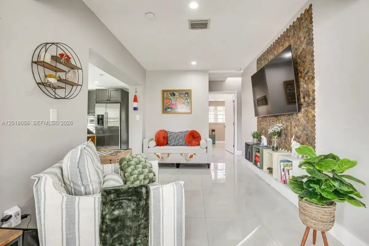 1237 SW 28th St, Fort Lauderdale FL 33315 photo 5