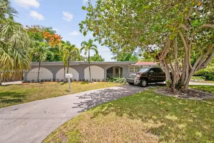 13325 SW 84th Ave, Pinecrest FL 33156 photo 2