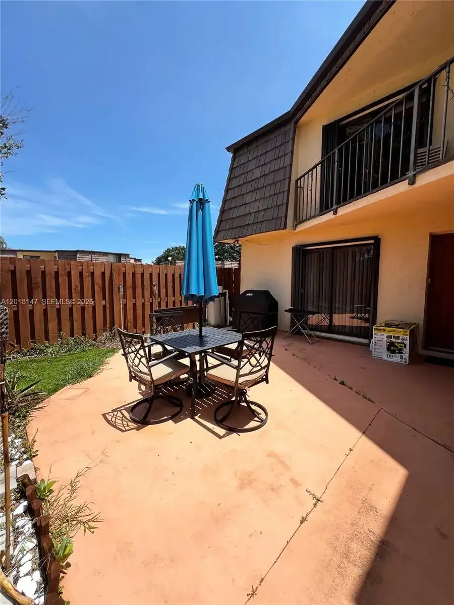 192 Springdale Cir # 192, Palm Springs FL 33461 photo 2