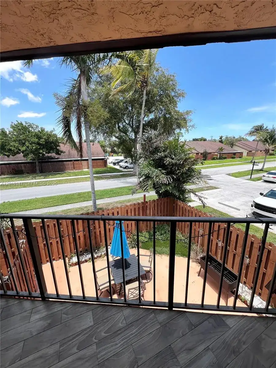 192 Springdale Cir # 192, Palm Springs FL 33461 photo 3