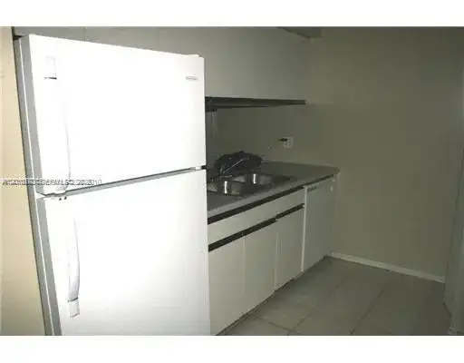 365 SW 86th Ave # 203, Pembroke Pines FL 33025 photo 3