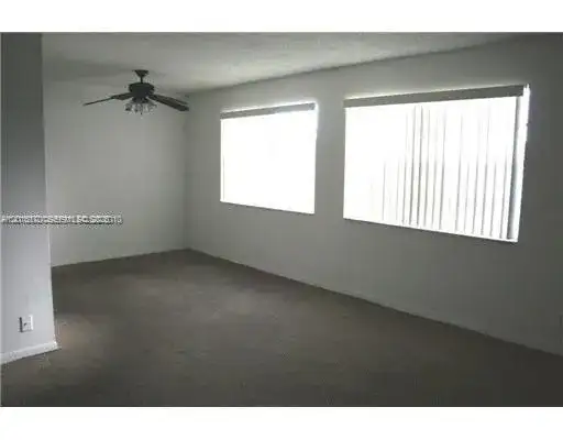365 SW 86th Ave # 203, Pembroke Pines FL 33025 photo 4