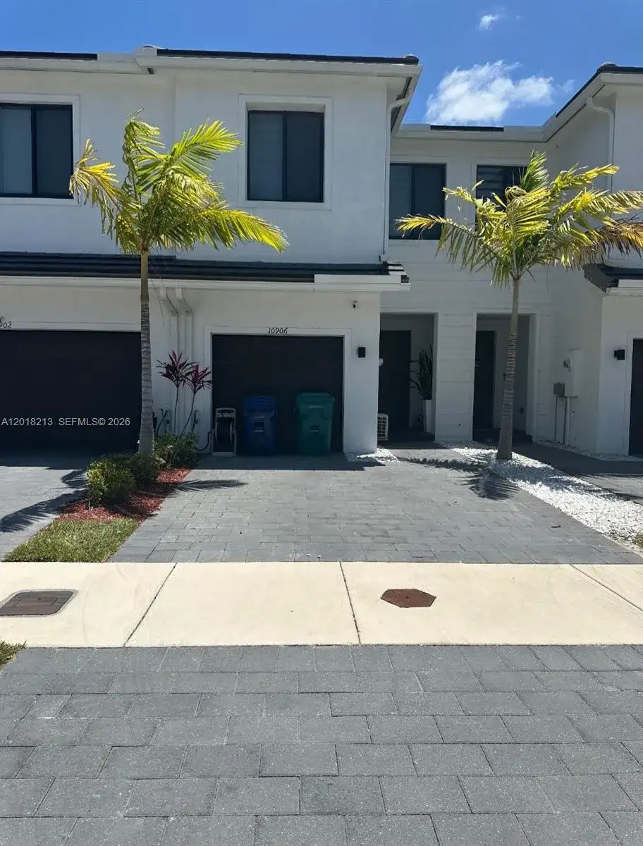10906 SW 232nd Ter, Homestead FL 33032 photo 2