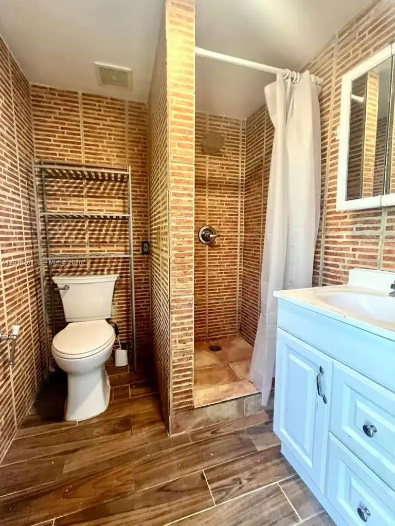 1875 NE 177th St # 0, North Miami Beach FL 33162 photo 3