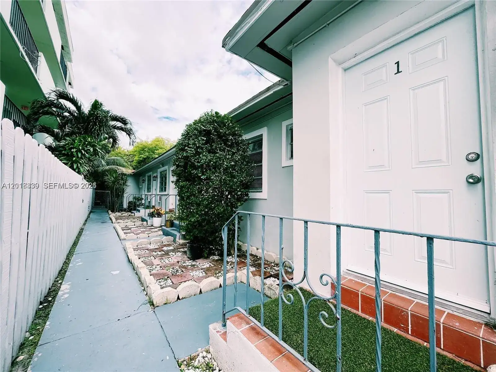 7630 Byron Ave, Miami Beach FL 33141 photo 4