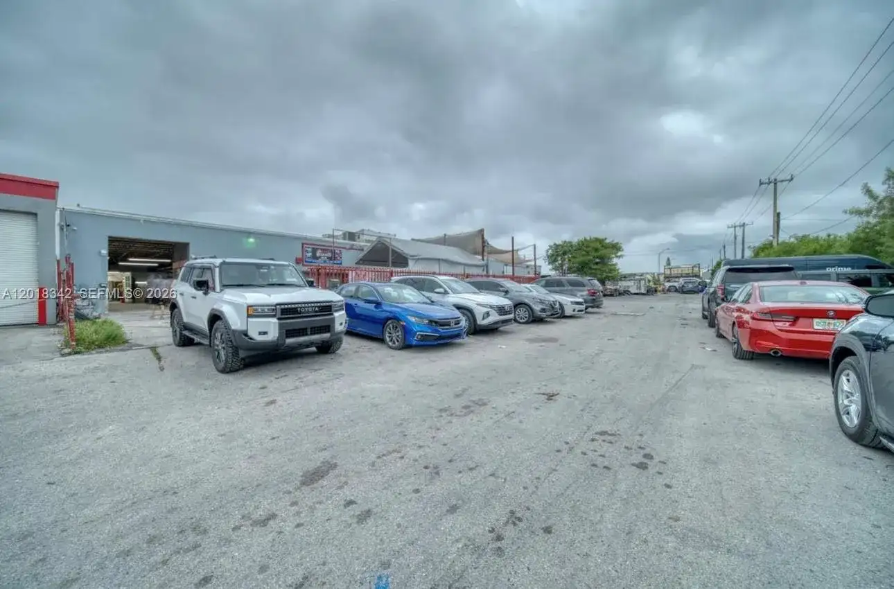 3730 NW 82nd St, Hialeah FL 33147 photo 2