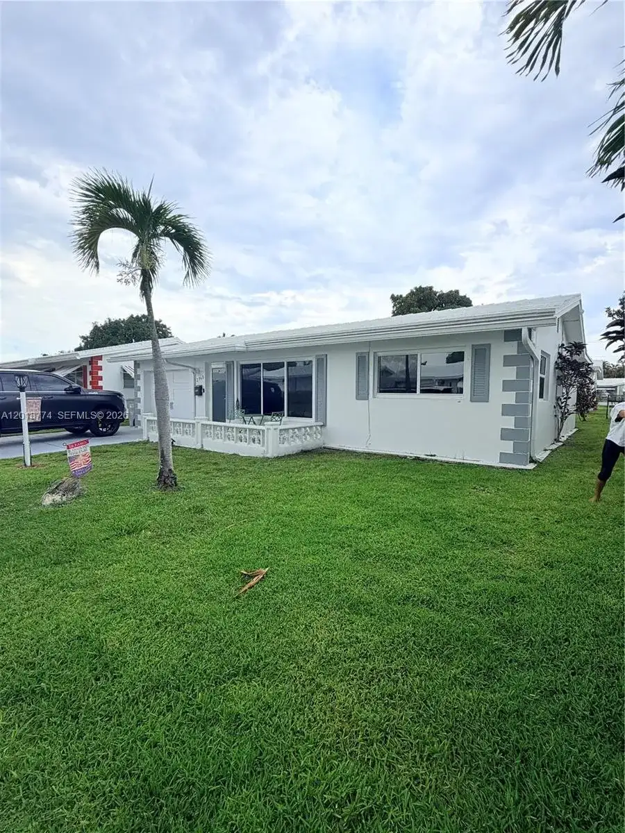 2960 NW 1st Dr, Pompano Beach FL 33064 photo 3