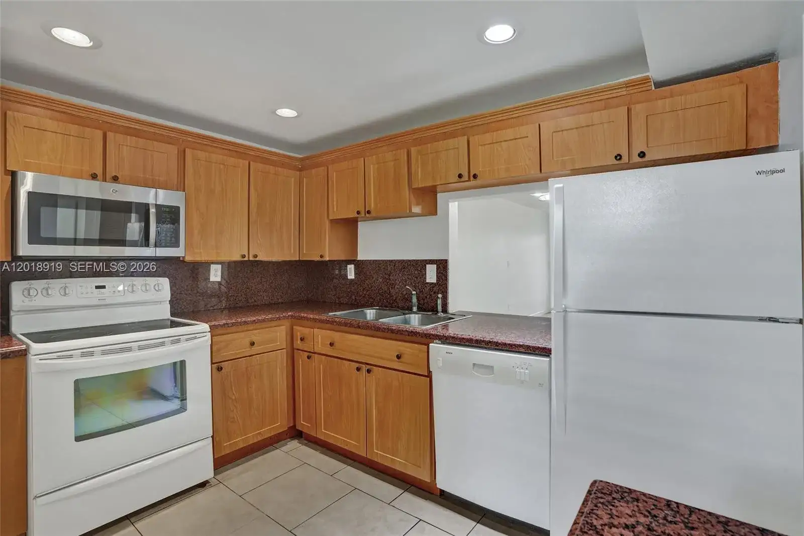 1601 NE 191 ST # B112, Miami FL 33179 photo 3