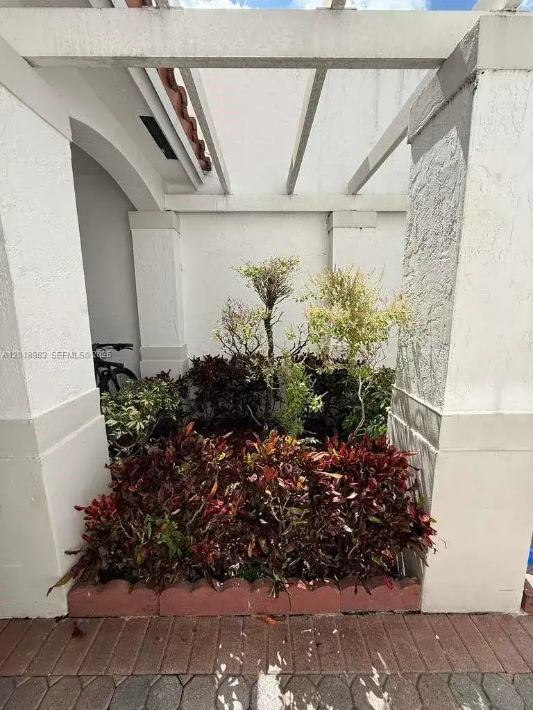 10973 NW 62nd Ter, Doral FL 33178 photo 2