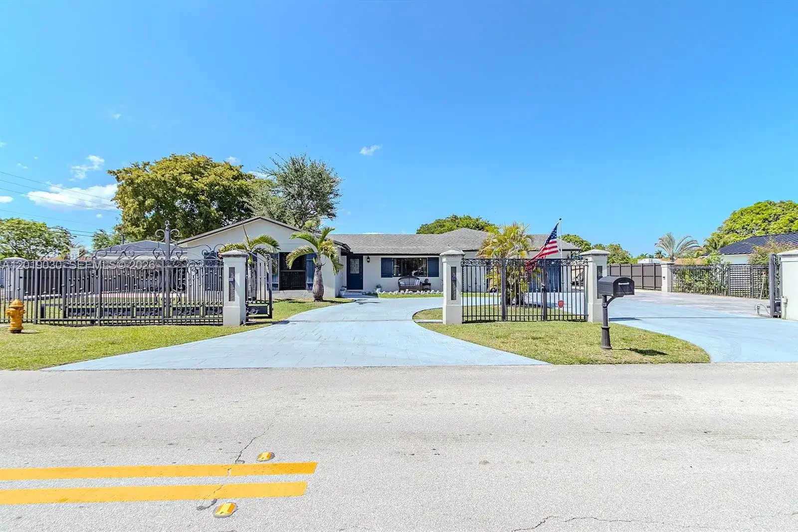 16181 SW 284th St, Homestead FL 33033 photo 2