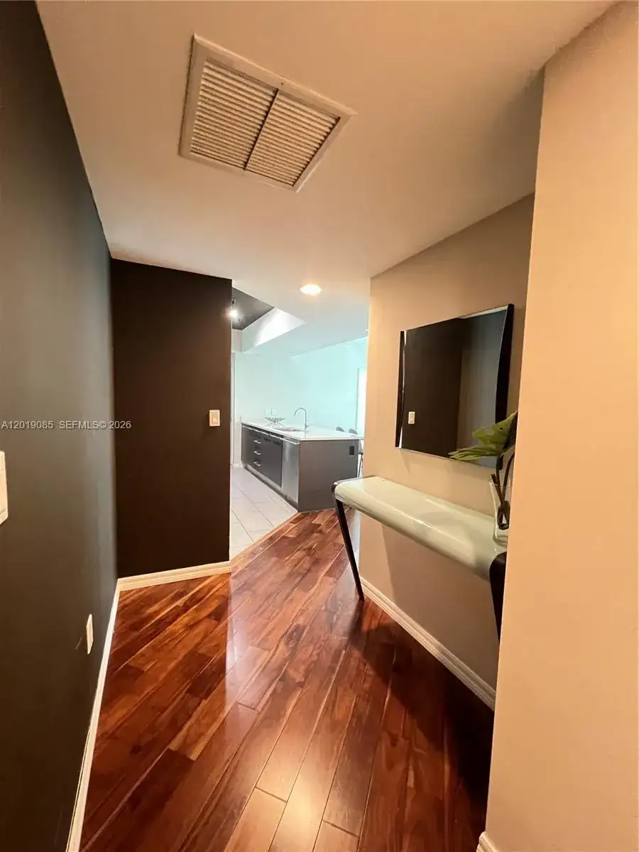 55 SE 6th St # 3305, Miami FL 33131 photo 4