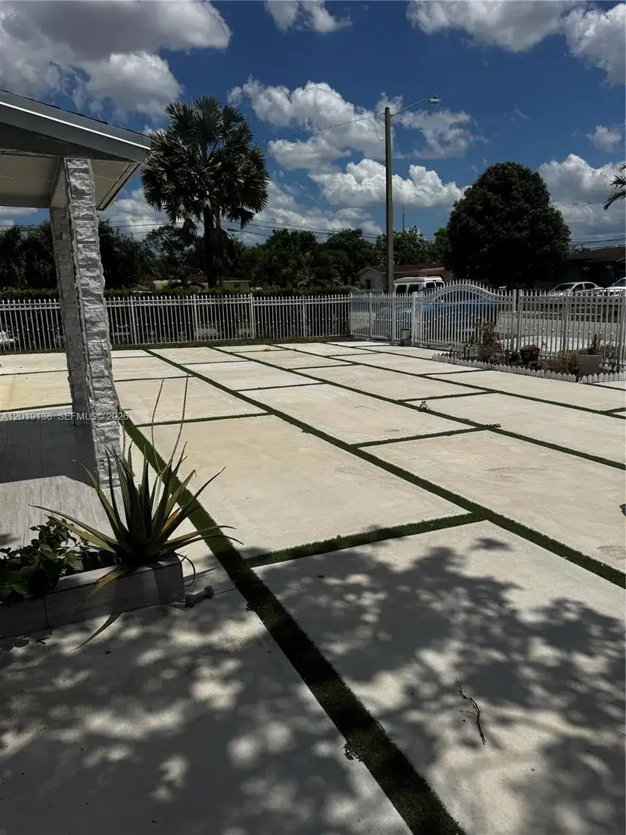 3251 NW 177th Ter, Miami Gardens FL 33056 photo 3