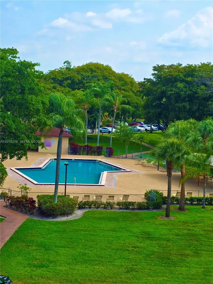 13700 SW 14th St # 411D, Pembroke Pines FL 33027 photo 4