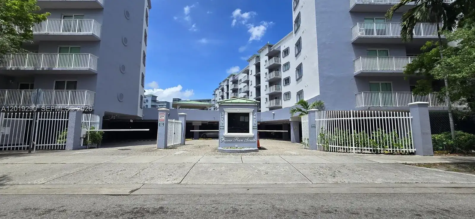 2475 NW 16th St Rd # 504, Miami FL 33125 photo 2