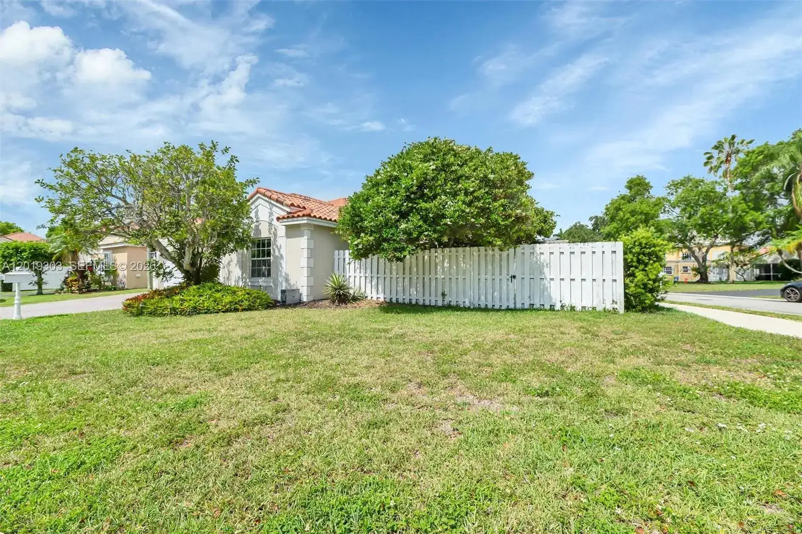 535 Somerset Way, Weston FL 33326 photo 3