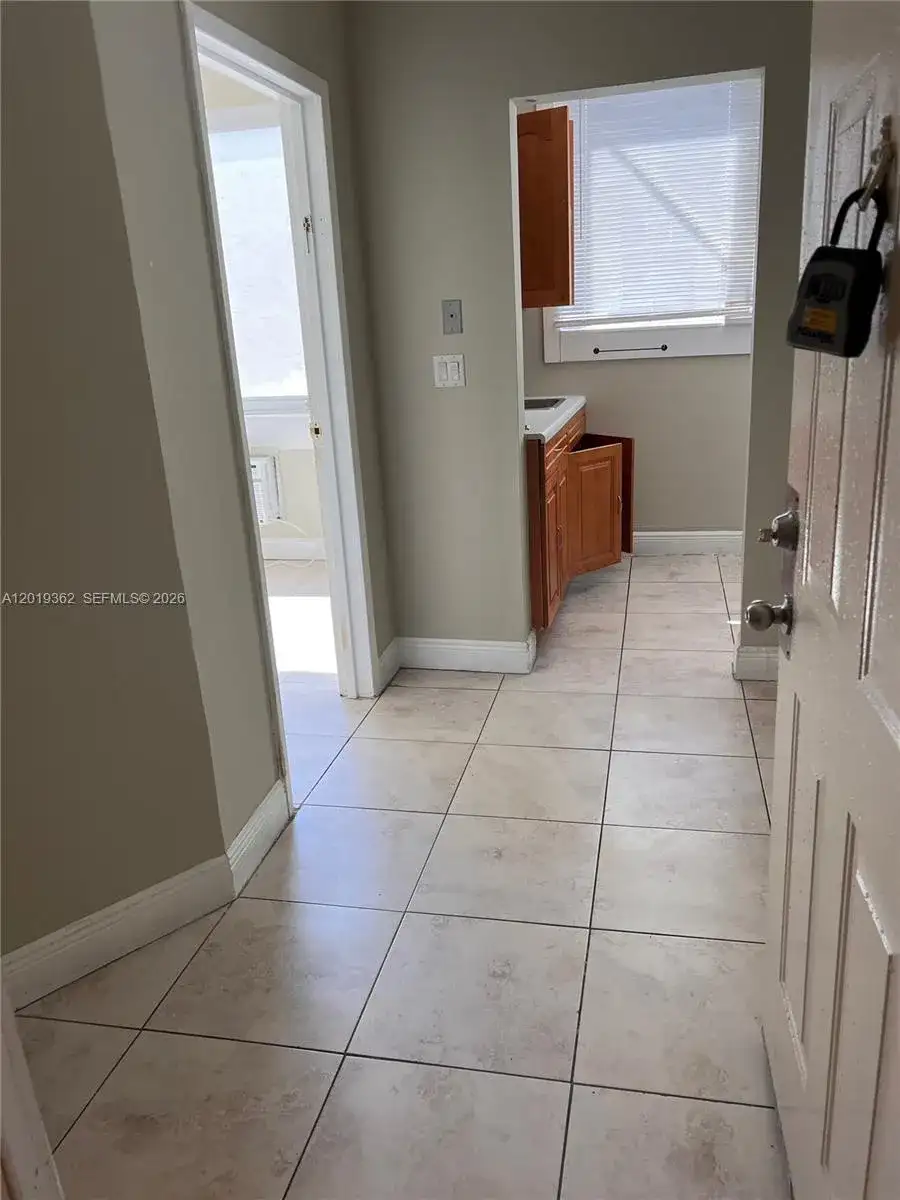 441 NW 25th Ave # 3, Miami FL 33125 photo 3