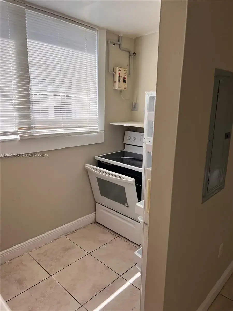 441 NW 25th Ave # 3, Miami FL 33125 photo 4