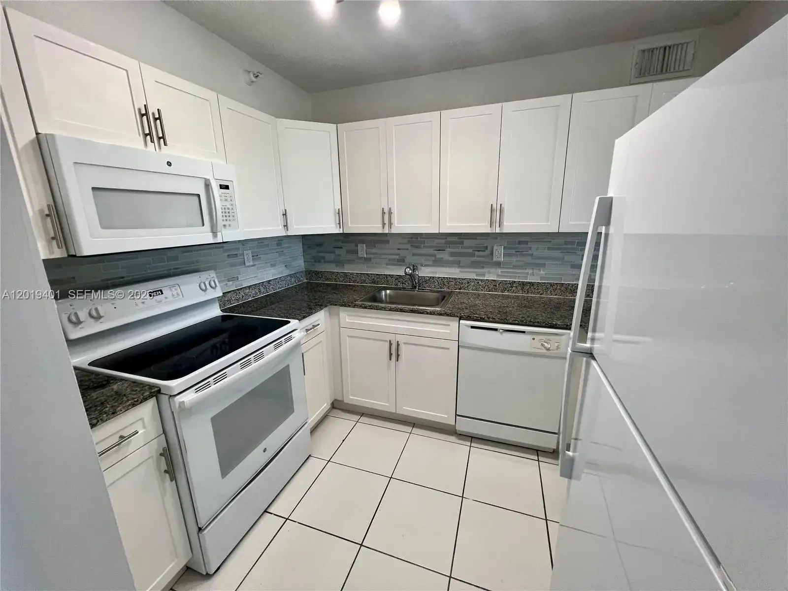 9601 Fontainebleau Blvd # 110, Miami FL 33172 photo 4