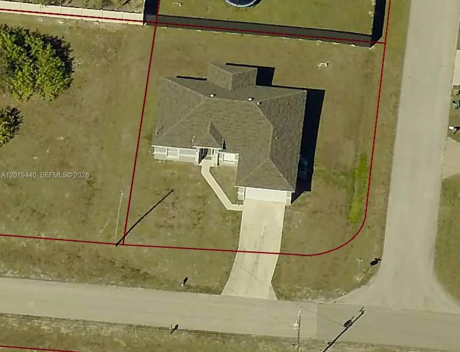 409 NE 25th Ter, Cape Coral FL 33909 photo 5