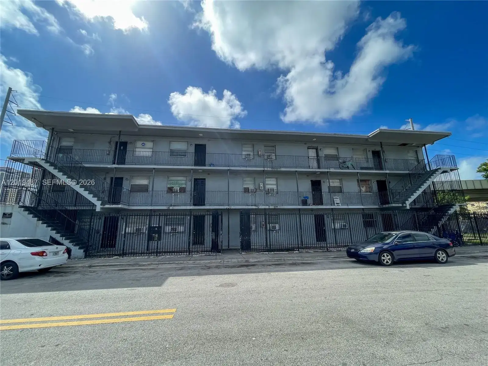 220 NW 11th Ter, Miami FL 33136 photo 5