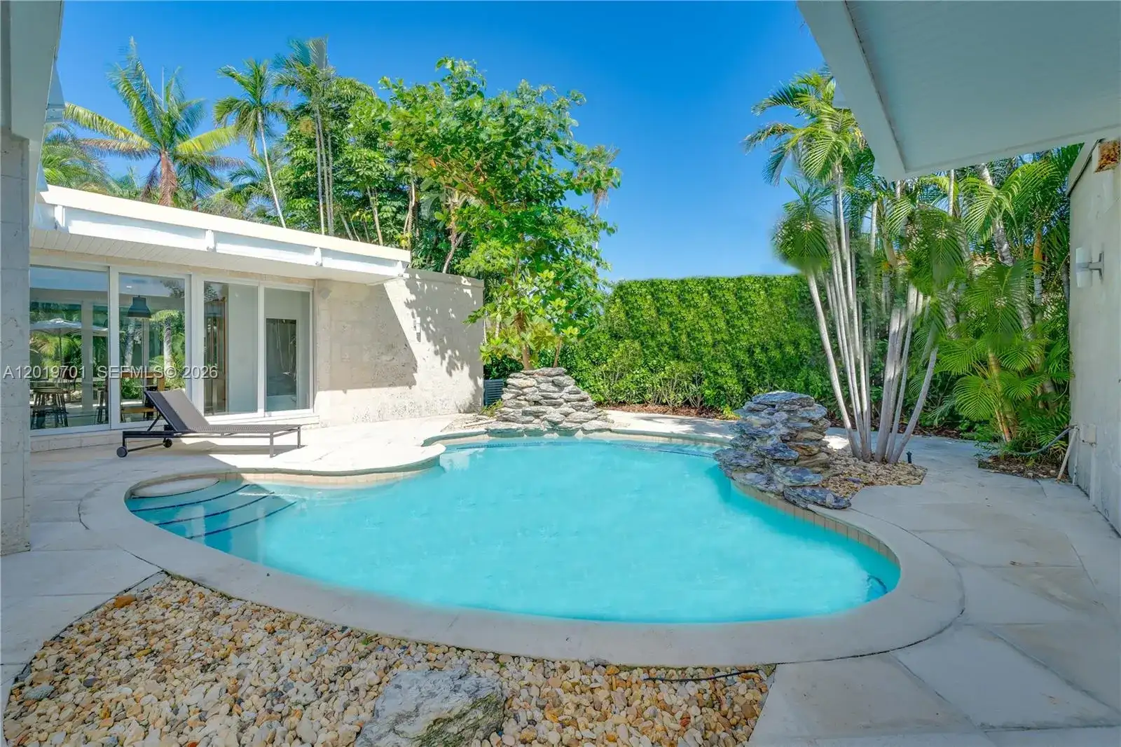 111 S Hibiscus Dr, Miami Beach FL 33139 photo 4