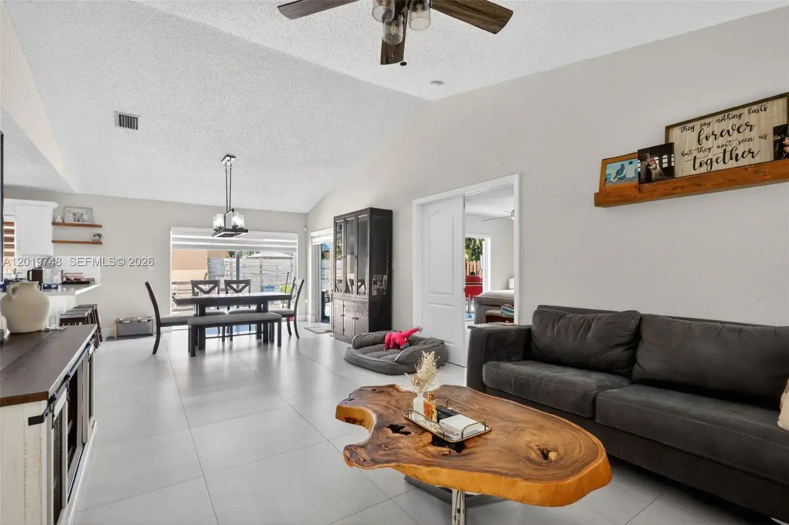 8061 NW 197th St, Hialeah FL 33015 photo 2