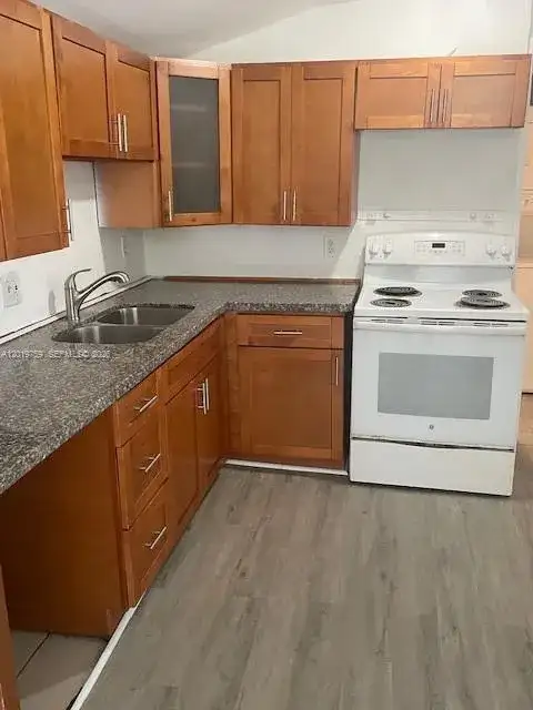 245 NW 6TH AVE, Dania Beach FL 33004 photo 2