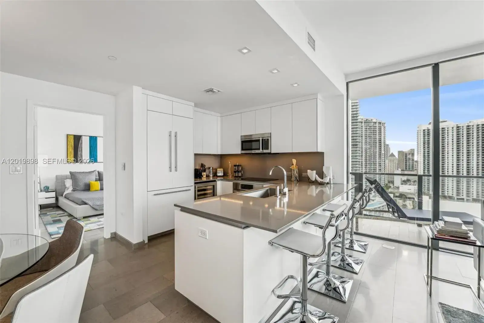 88 SW 7th St # 2111, Miami FL 33130 photo 4