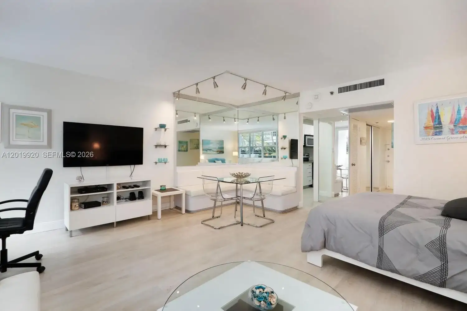 100 Lincoln Rd # 330, Miami Beach FL 33139 photo 2