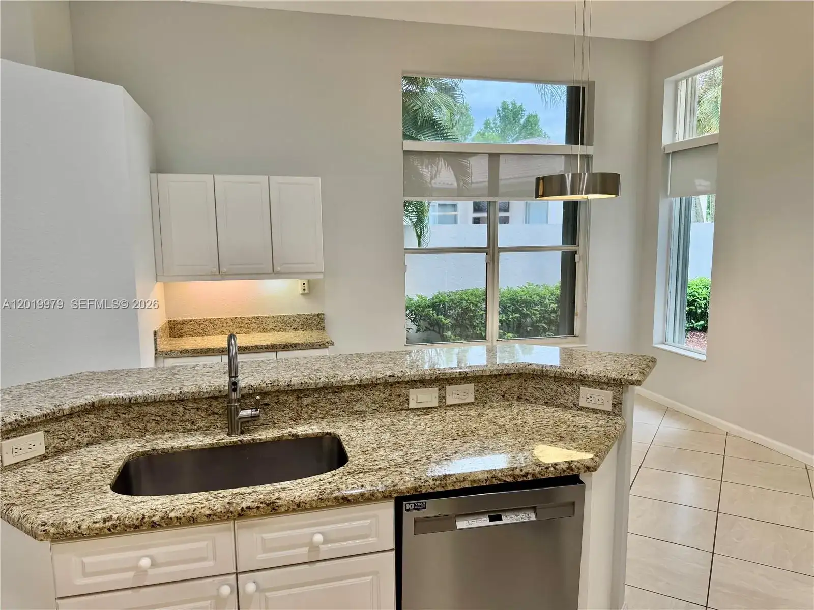 2525 Bay Pointe Ct, Weston FL 33327 photo 4
