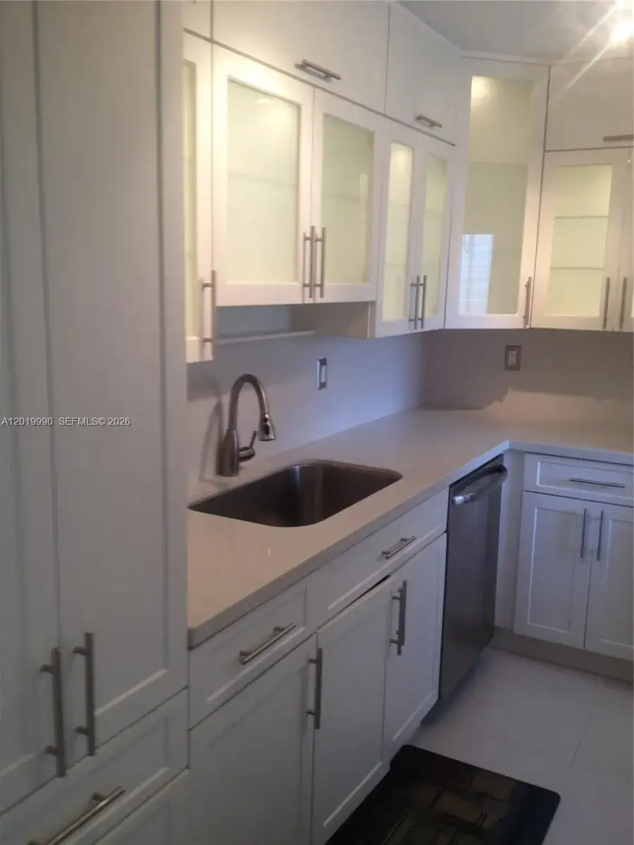6855 Edgewater Dr, Coral Gables FL 33133 photo 5