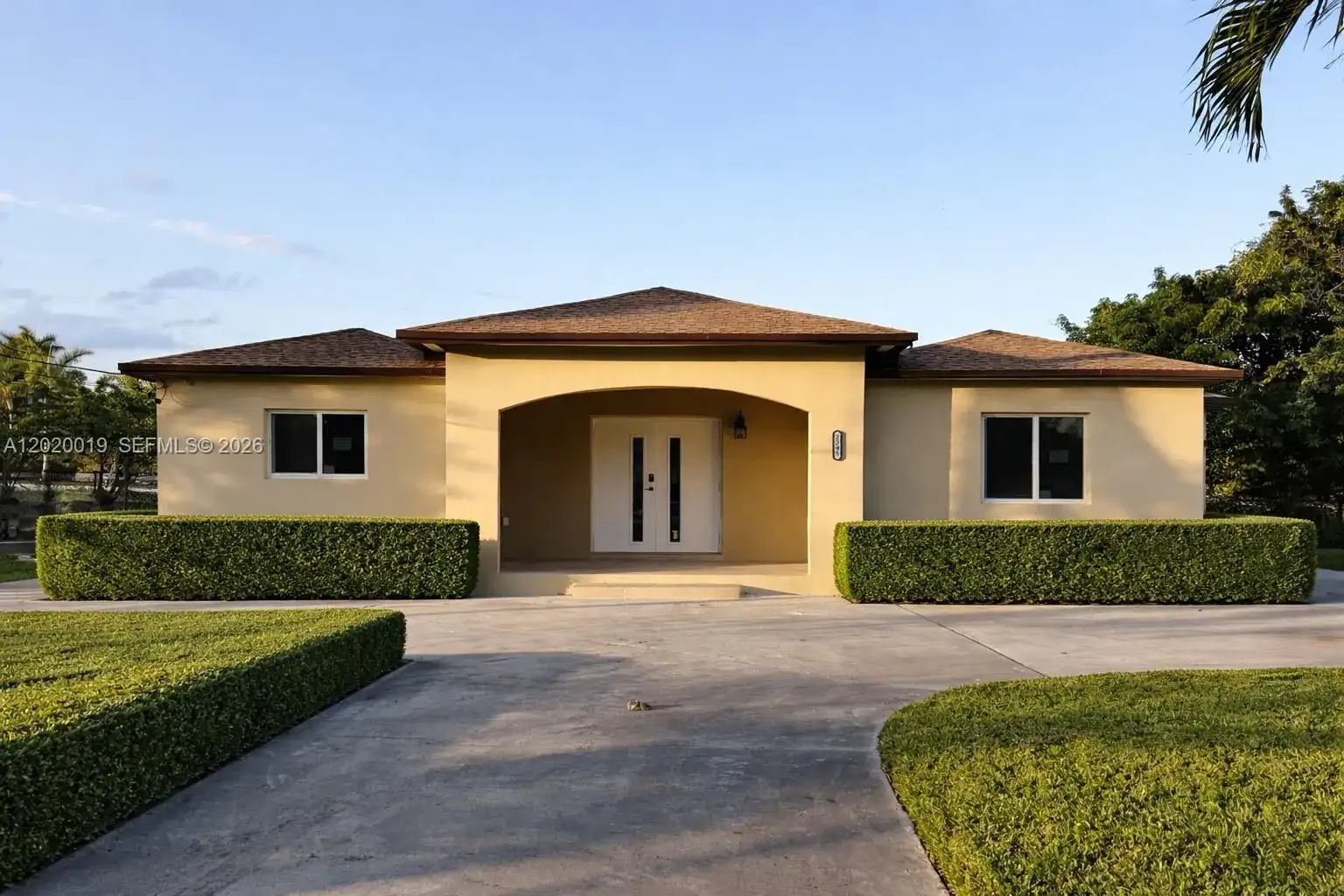 2295 NW 115th St, Miami FL 33167 photo 2