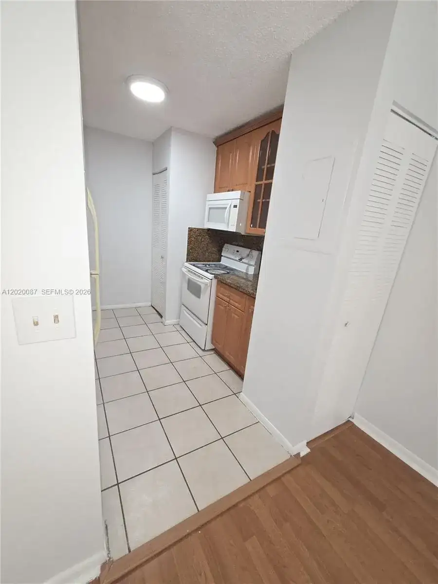 8886 SW 3rd St # 204, Pembroke Pines FL 33025 photo 2