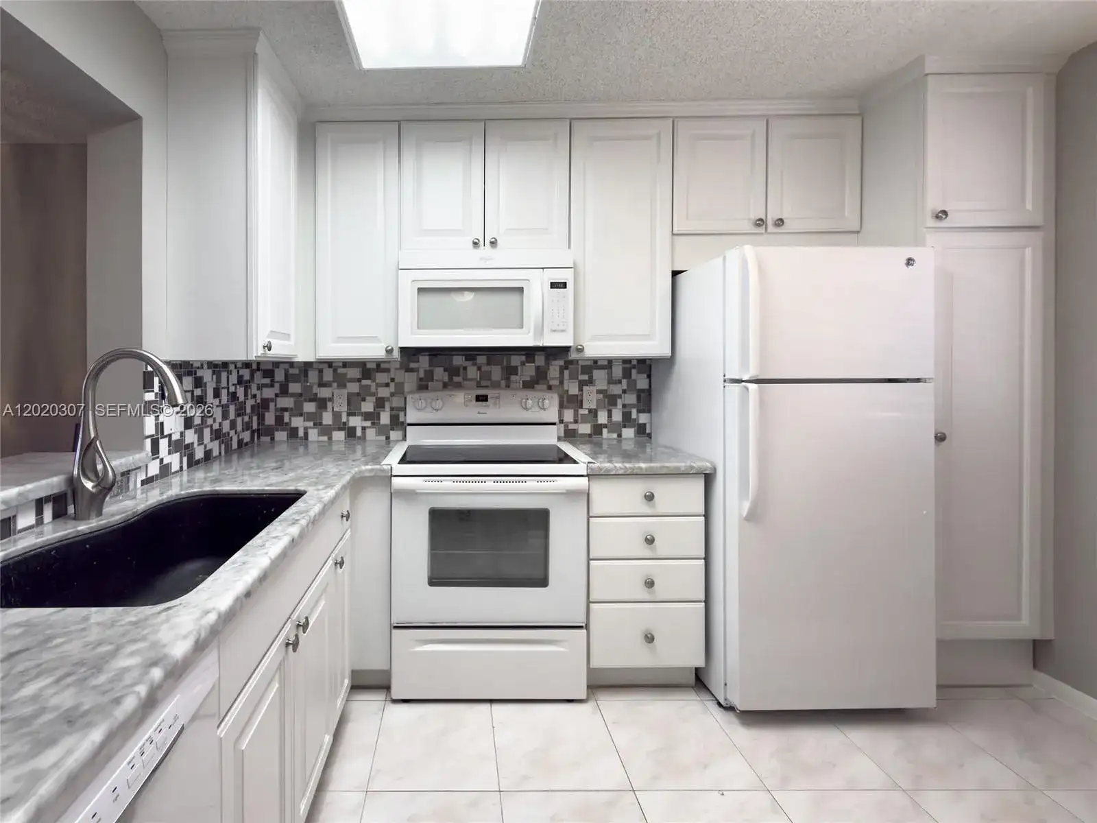 7145 Huntington Ln # 303, Delray Beach FL 33446 photo 4