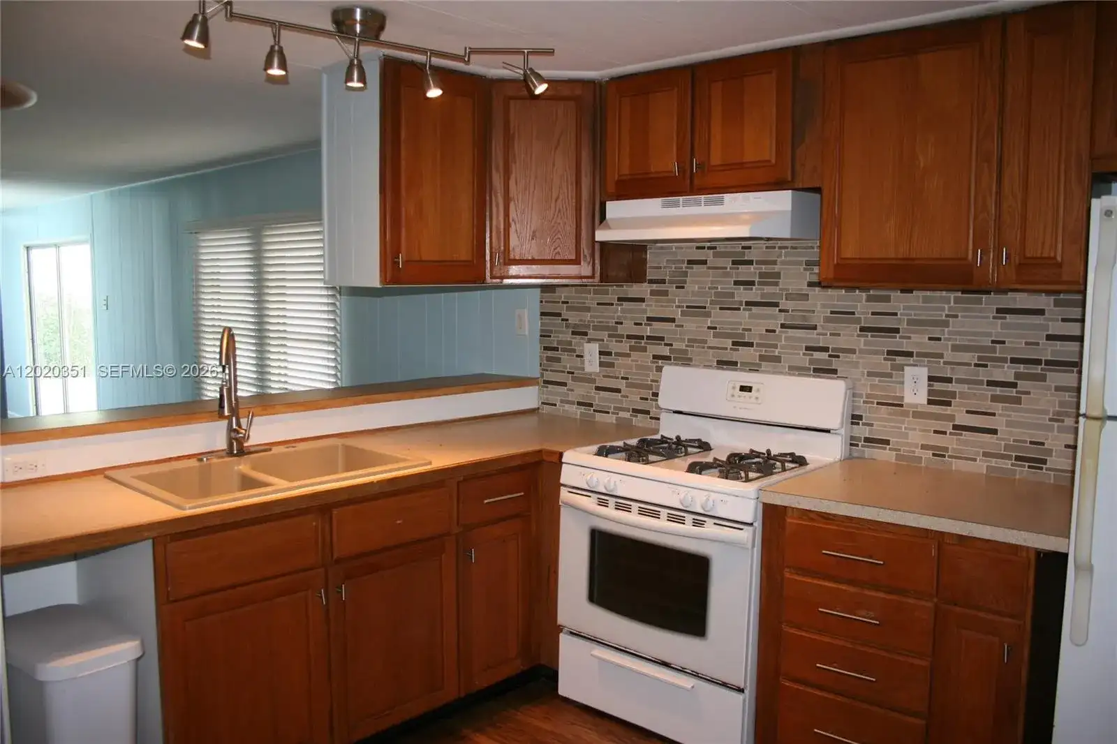 13 Old State Rd, Key Largo FL 33037 photo 2