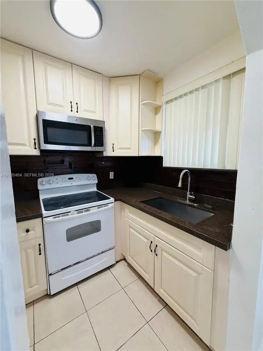 756 N 17th Ave # 15, Hollywood FL 33020 photo 5