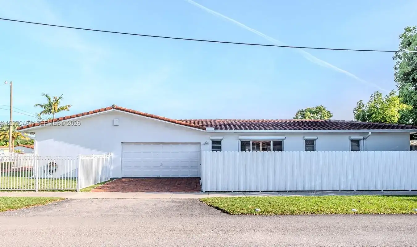 3400 SW 108th Ave, Miami FL 33165 photo 3