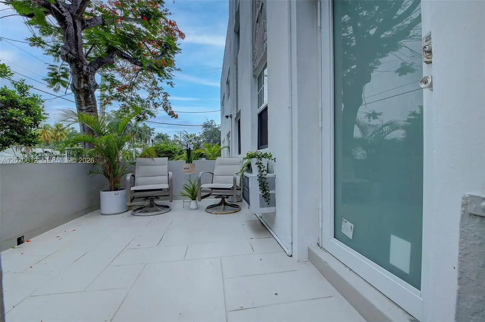 2463 Pine Tree Dr # 3, Miami Beach FL 33140 photo 2