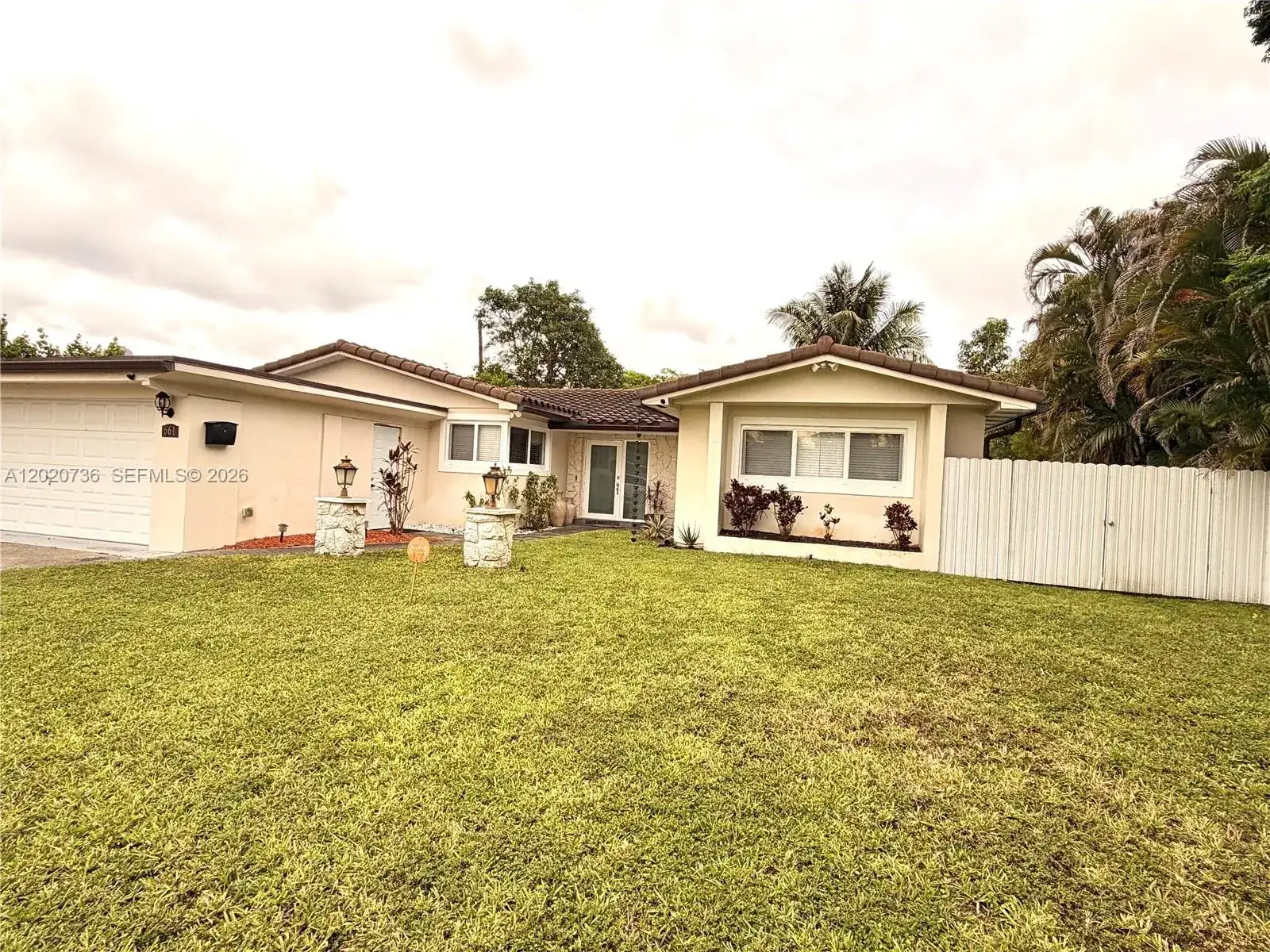 661 SW 67th Ave, Pembroke Pines FL 33023 photo 2
