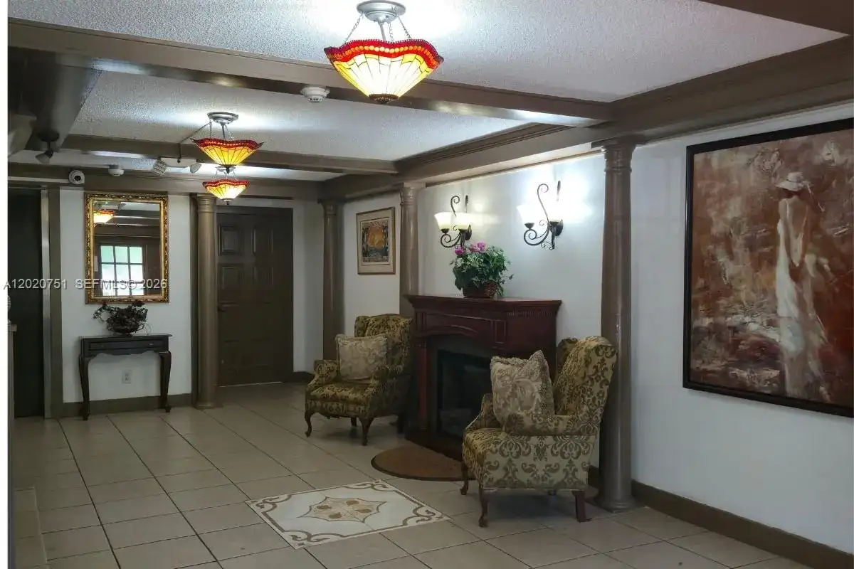 3660 Inverrary Dr # 3T, Lauderhill FL 33319 photo 3