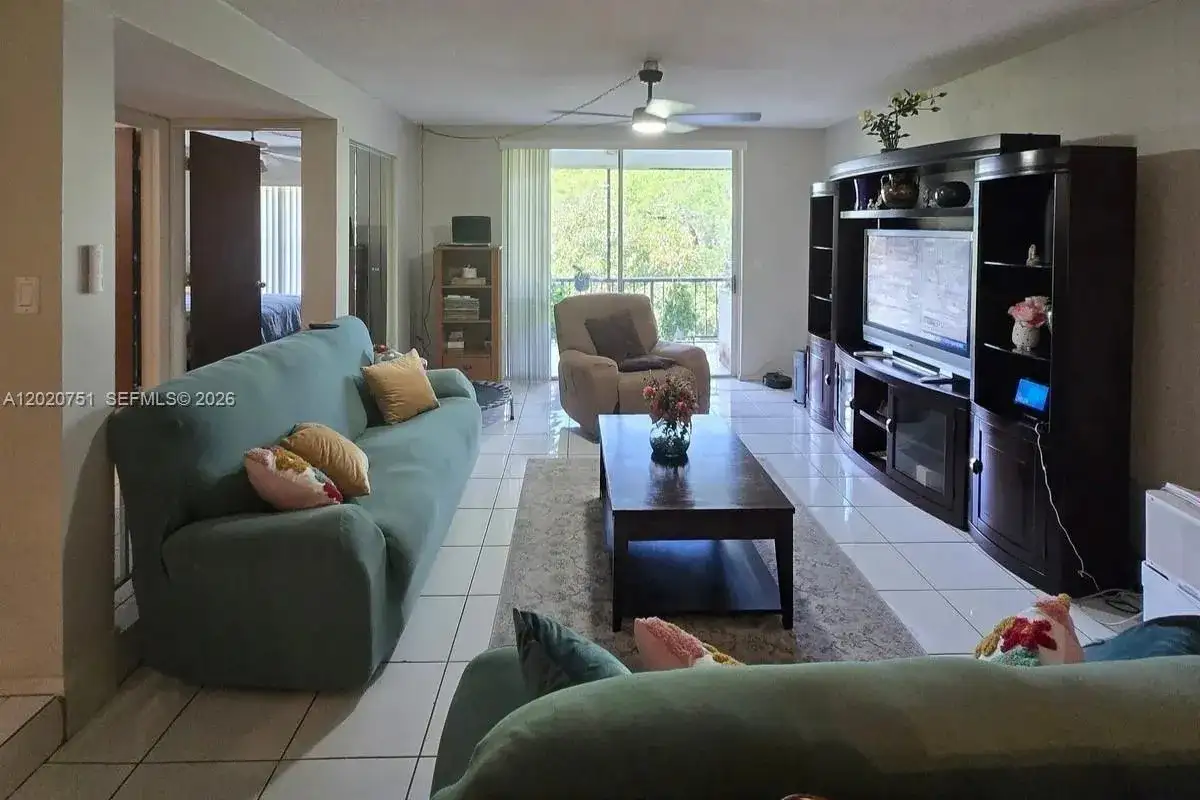 3660 Inverrary Dr # 3T, Lauderhill FL 33319 photo 5