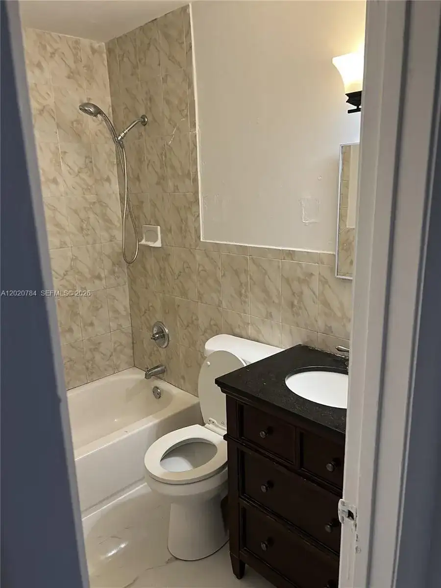 4809 SW 25th St, West Park FL 33023 photo 5