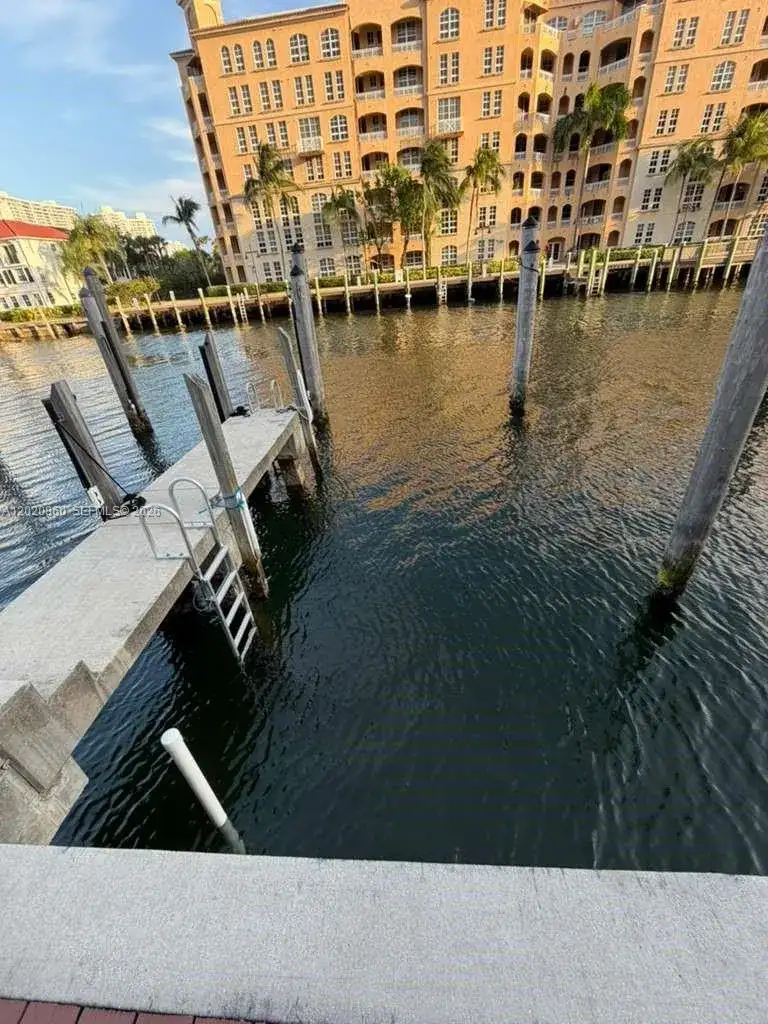 2950 NE 188th St #27, Aventura FL 33180 photo 3