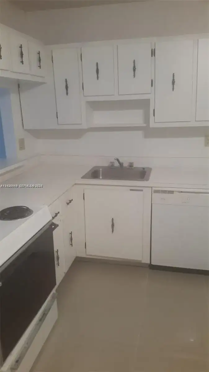 4384 NW 9th Ave # 3B, Deerfield Beach FL 33064 photo 2