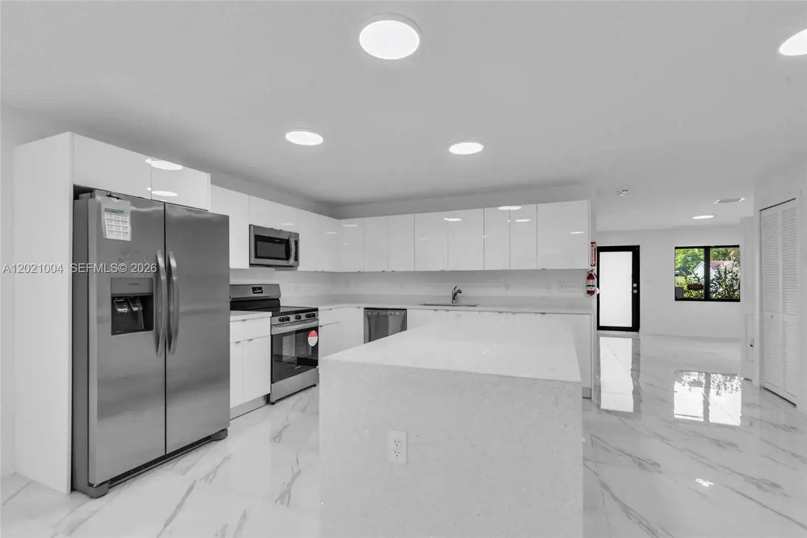 152 NW 18th St, Homestead FL 33030 photo 3